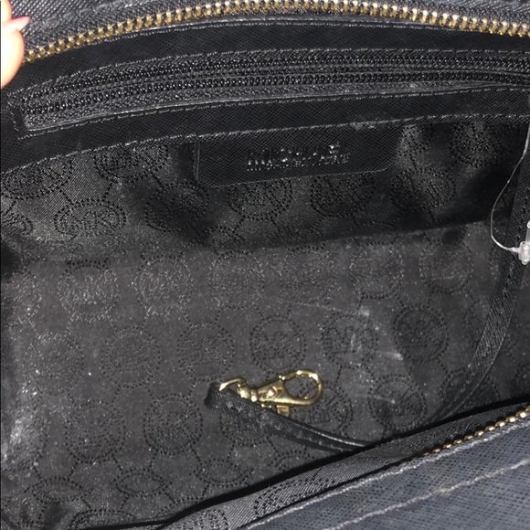 Black micheal Kors purse - Picture 4 of 4